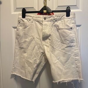 Zara White Jean Shorts with Distressed Hem and Mid-Length Cut